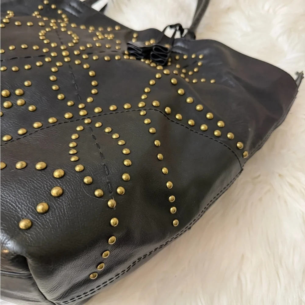 Isabella Fiore elegant black